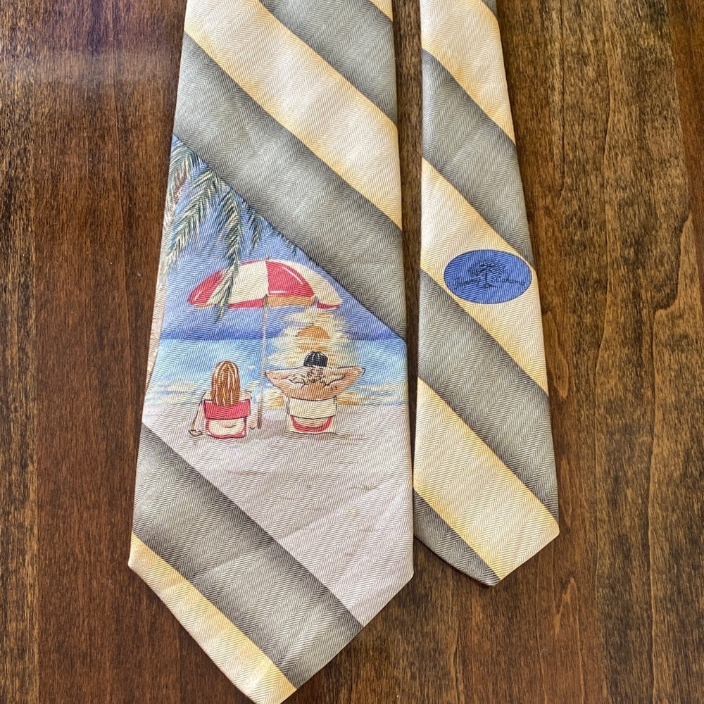 Tommy Bahama Beach-Scene Necktie in Cream & Gray